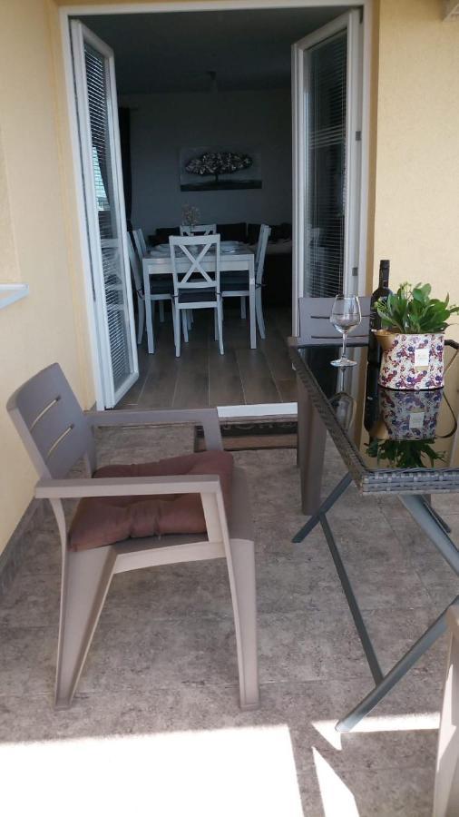 Apartment Villa Bijele Stijene Karlobag Exterior foto